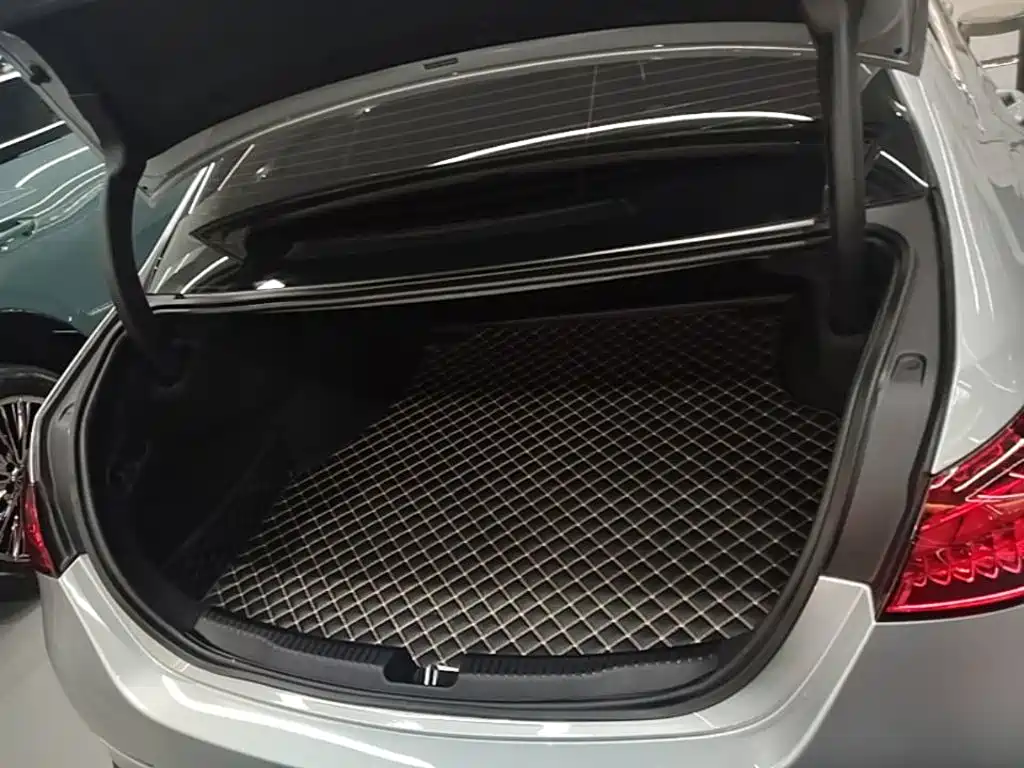 Mercedes-Benz C-Class 2023 — фото 19