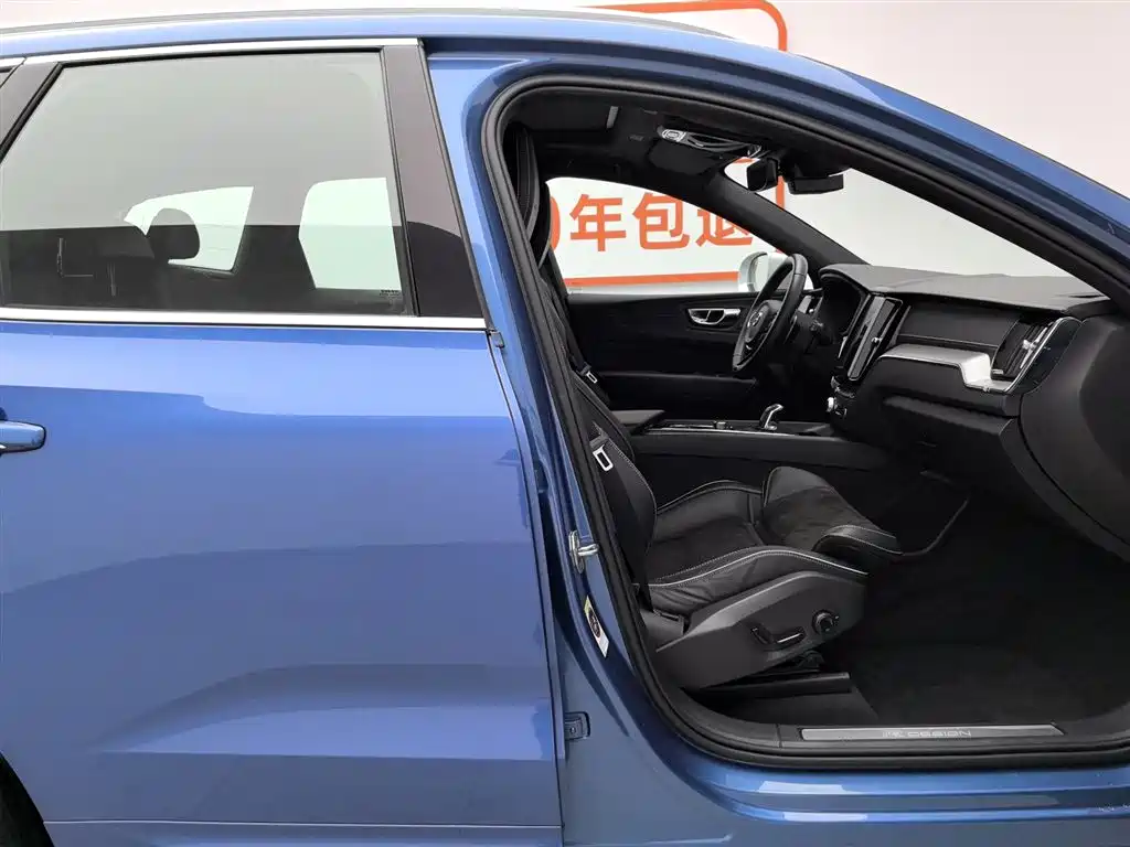 Volvo XC60 PHEV 2019 — фото 23