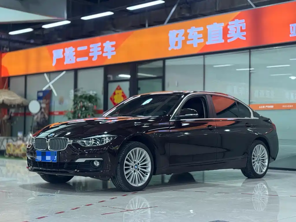 BMW 3 Series 2018 — фото 1