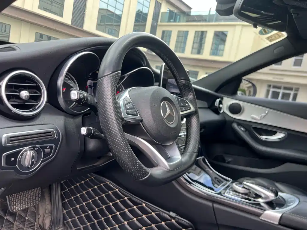 Mercedes-Benz C-Class 2018 — фото 16
