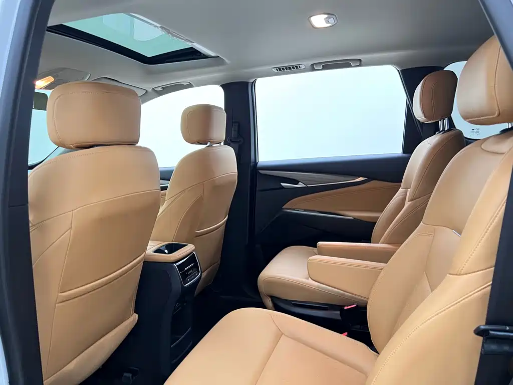 Maxus G50 PHEV 2025 — фото 17