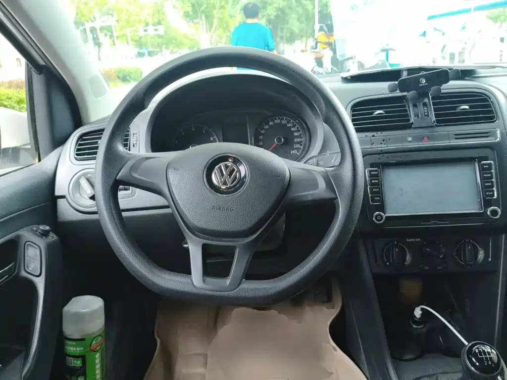 Volkswagen Polo 2016