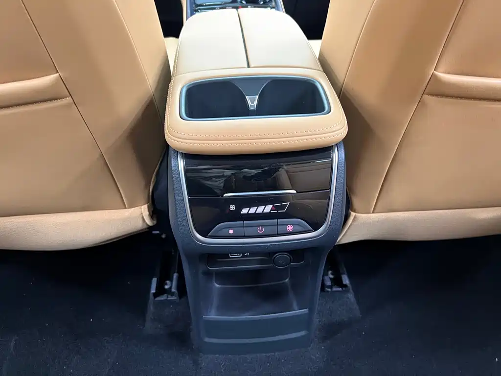 Maxus G50 PHEV 2025 — фото 19