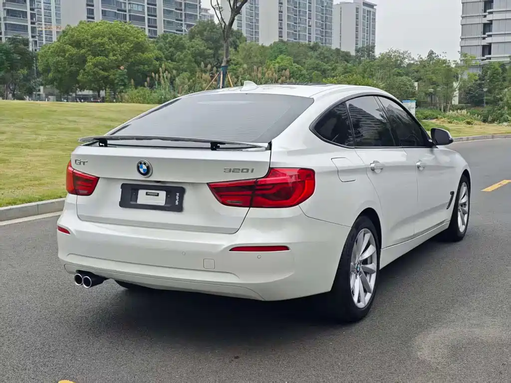 BMW 3 Series GT 2018 — фото 22