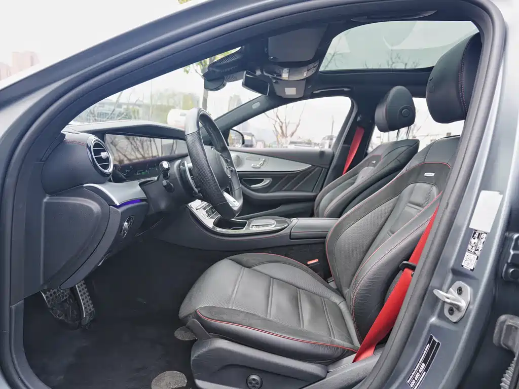 Mercedes-Benz E-Class AMG 2022 — фото 7
