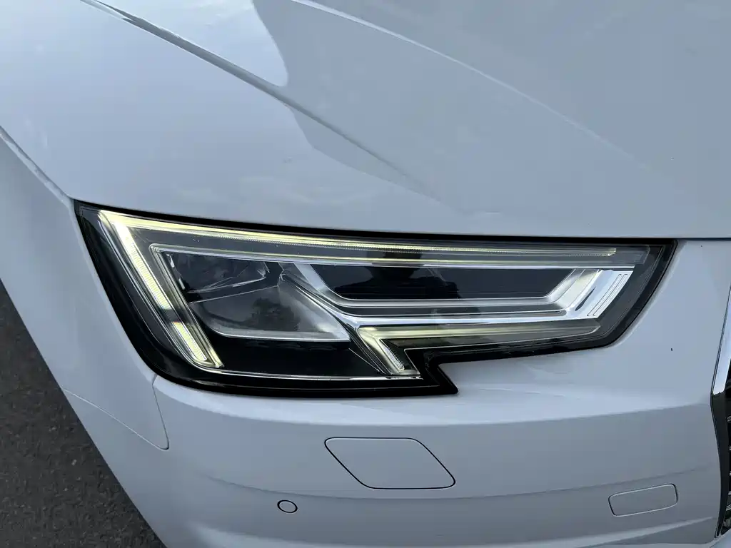 Audi A4L 2018 — фото 31