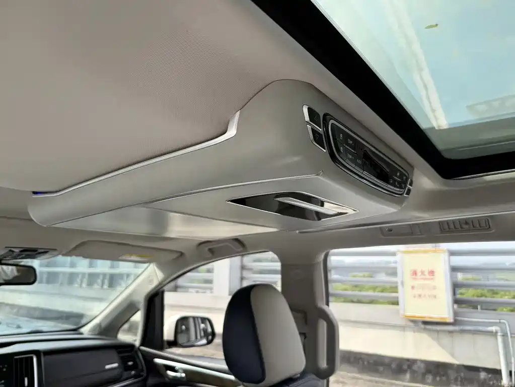 GAC Motor Trumpchi M8 2021 — фото 28