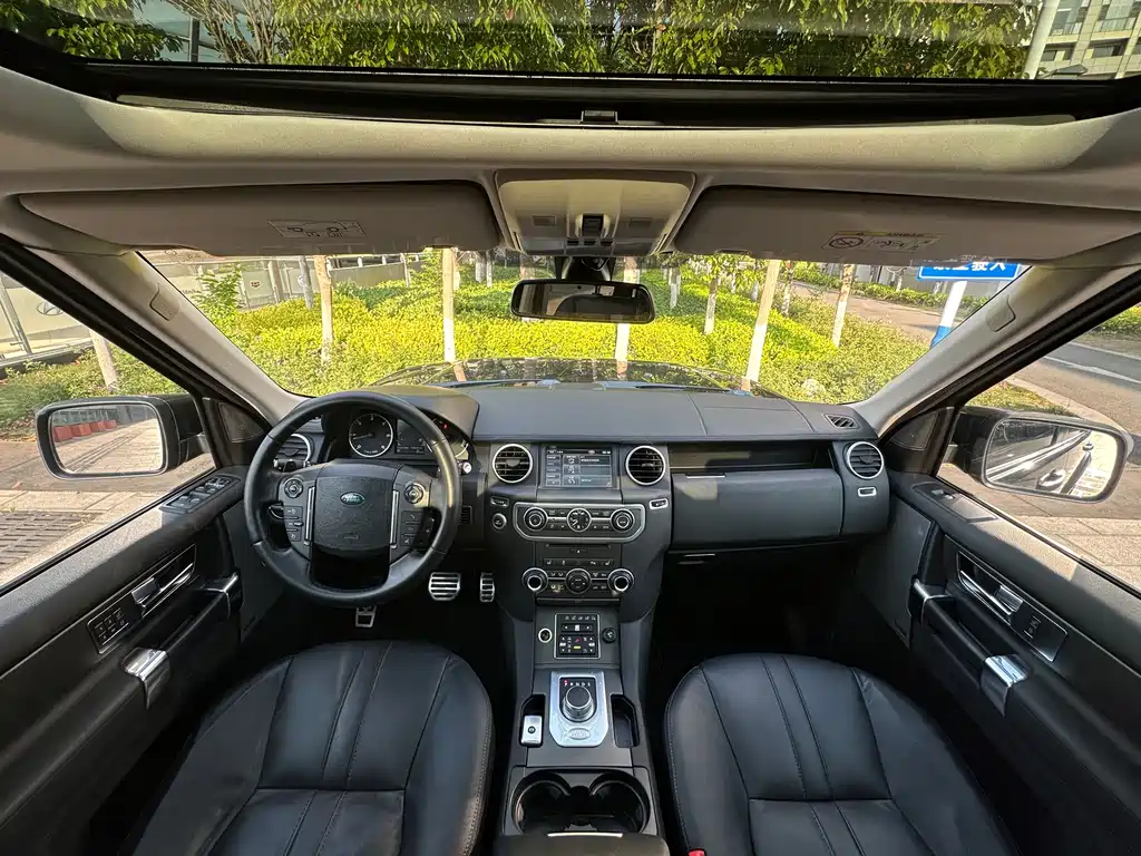 Land Rover Discovery 2013 — фото 15