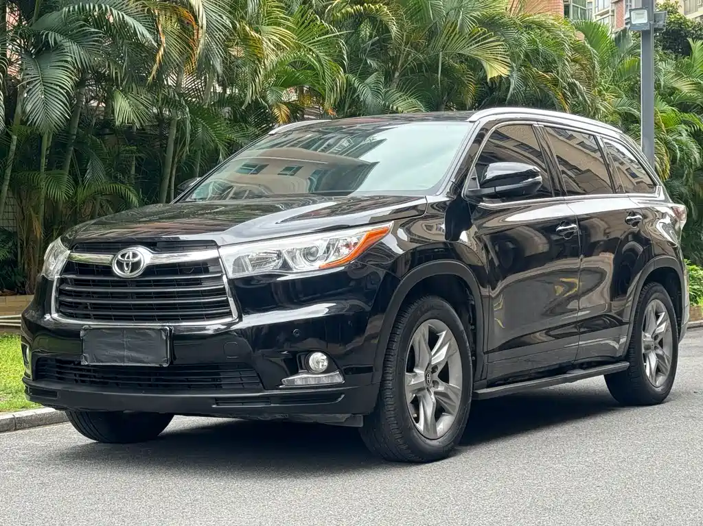 Toyota Highlander 2018 — фото 1