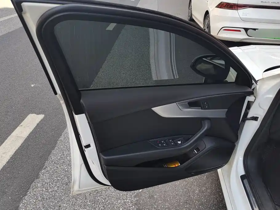 Audi A4L 2018