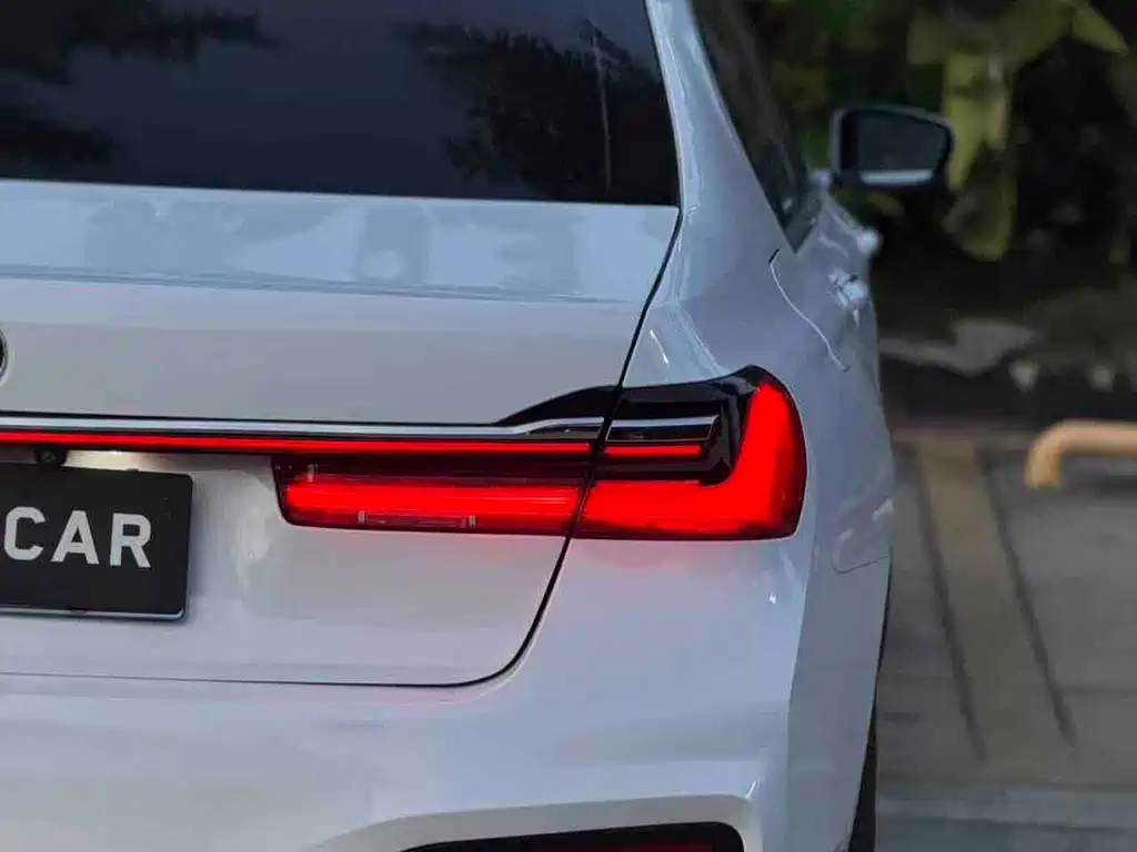 BMW 7 Series 2016 — фото 18