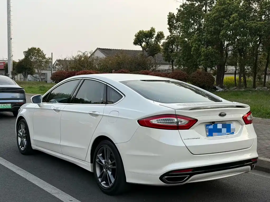 Ford Mondeo 2015 — фото 4