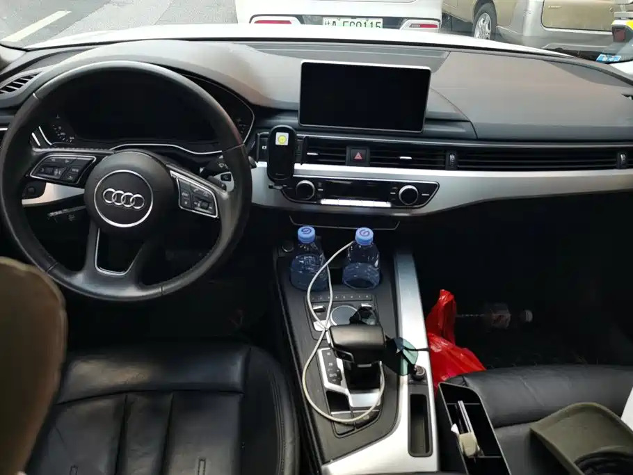 Audi A4L 2018 — фото 12