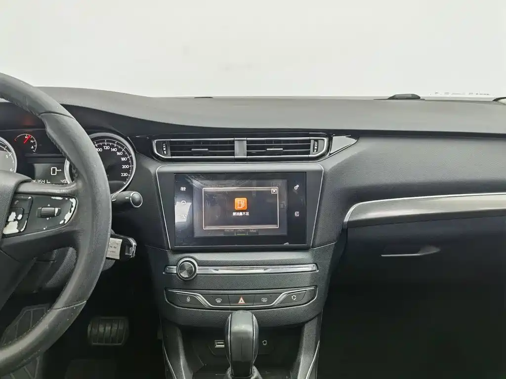 Peugeot 408 2015 — фото 12