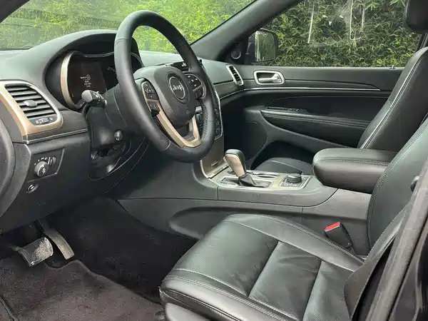 Jeep Grand Cherokee 2016