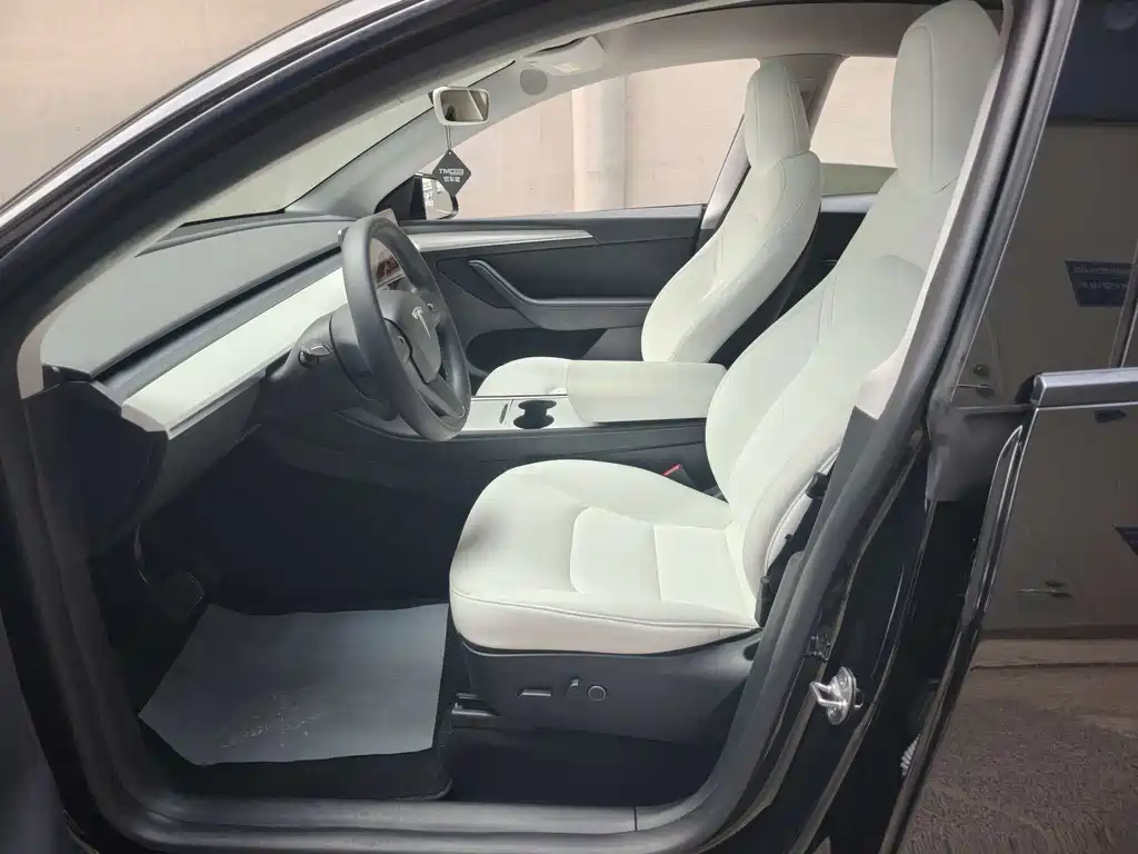 Tesla Model Y 2023 — фото 10
