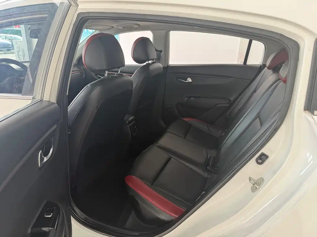 Kia KX Cross 2018 — фото 13