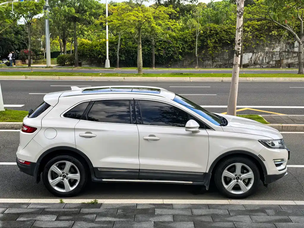 Lincoln MKC 2018 — фото 17