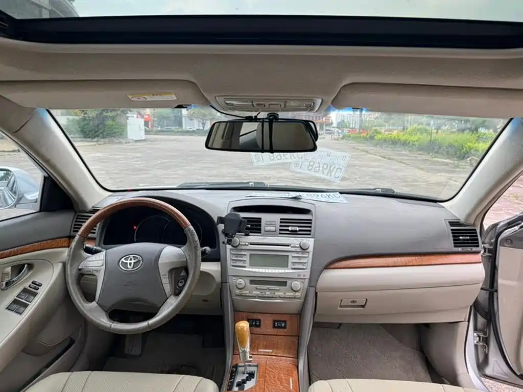 Toyota Camry 2010
