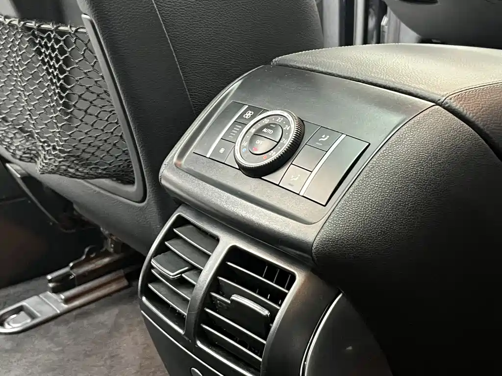 Mercedes-Benz R-Class 2017 — фото 21