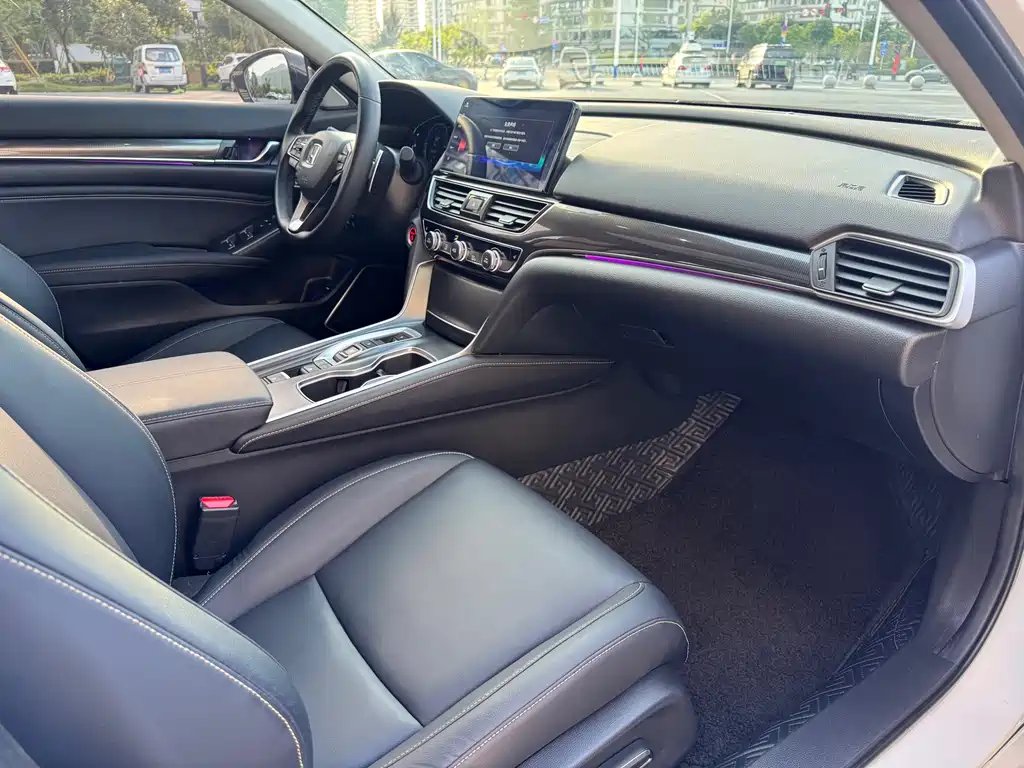 Honda Accord 2022 — фото 13