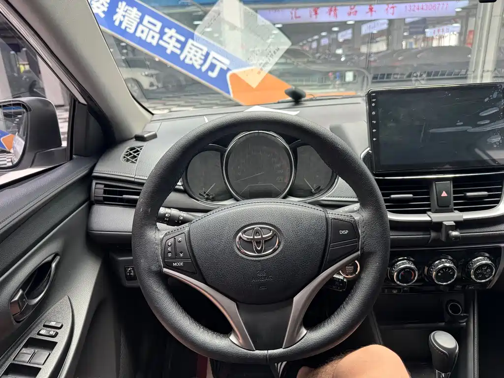 Toyota Yaris L 2023 — фото 14