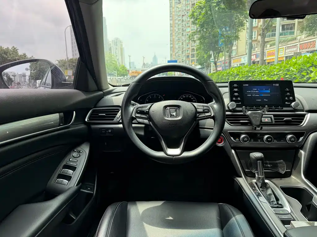 Honda Accord 2018 — фото 11