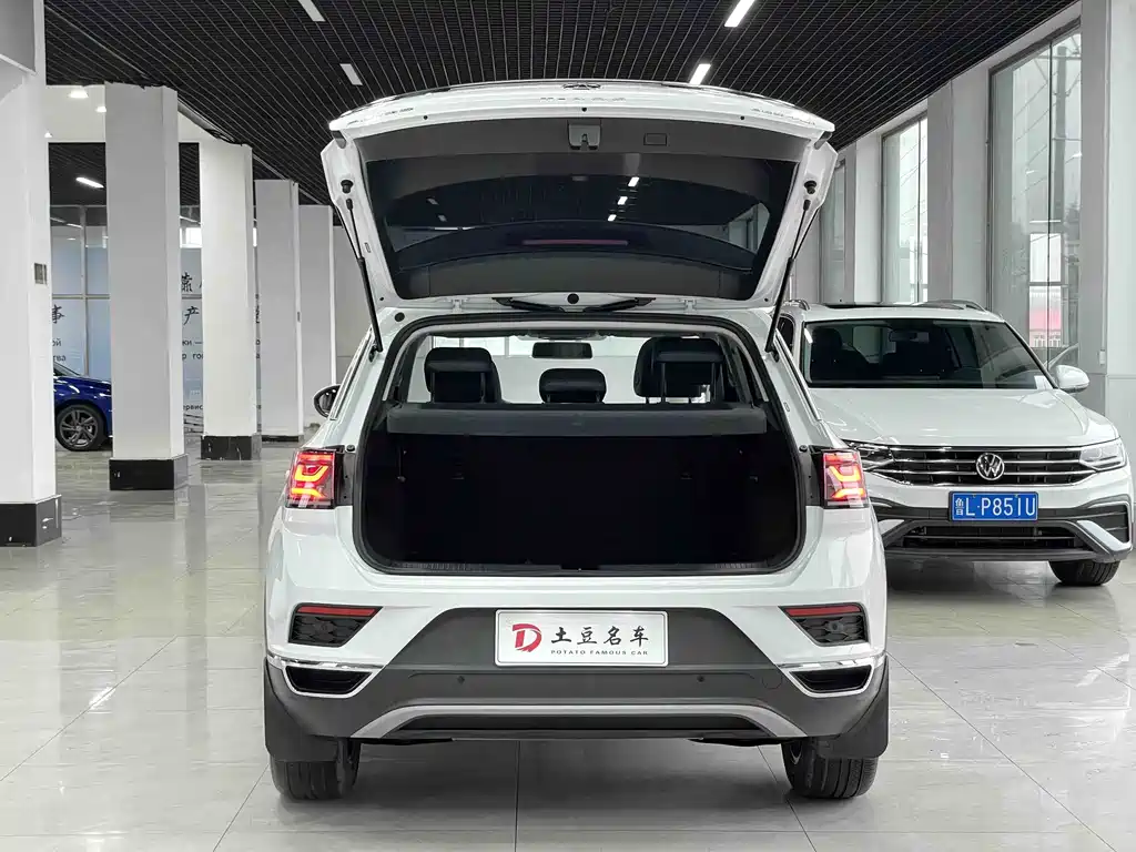 Volkswagen T-Roc 2023 — фото 16