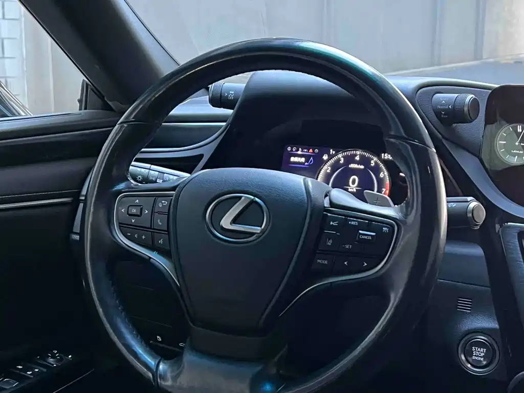 Lexus ES 2023 — фото 18
