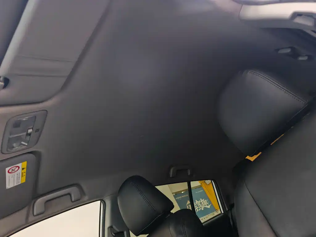 Toyota Yaris L 2020 — фото 18
