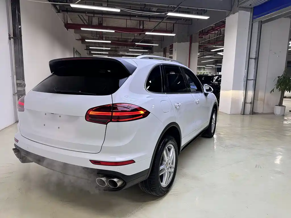 Porsche Cayenne Hybrid 2018 — фото 16
