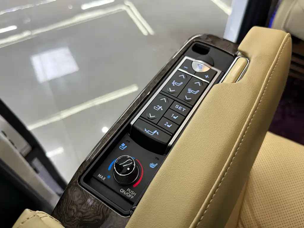 Toyota Vellfire 2022 — фото 16