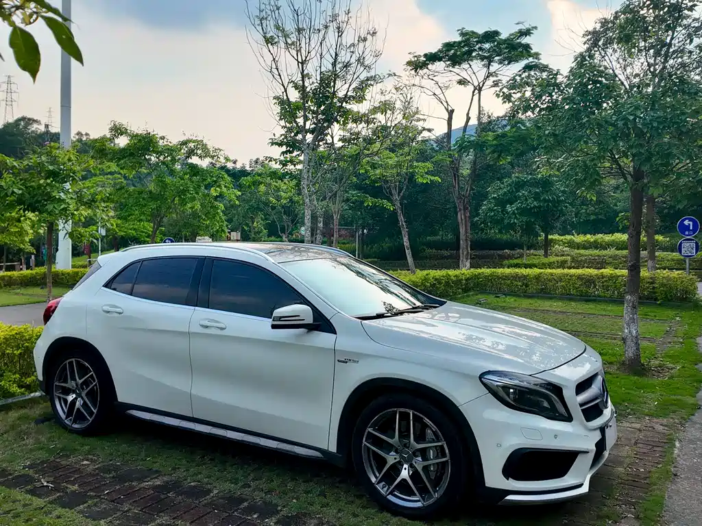 Mercedes-Benz GLA AMG 2015 — фото 12