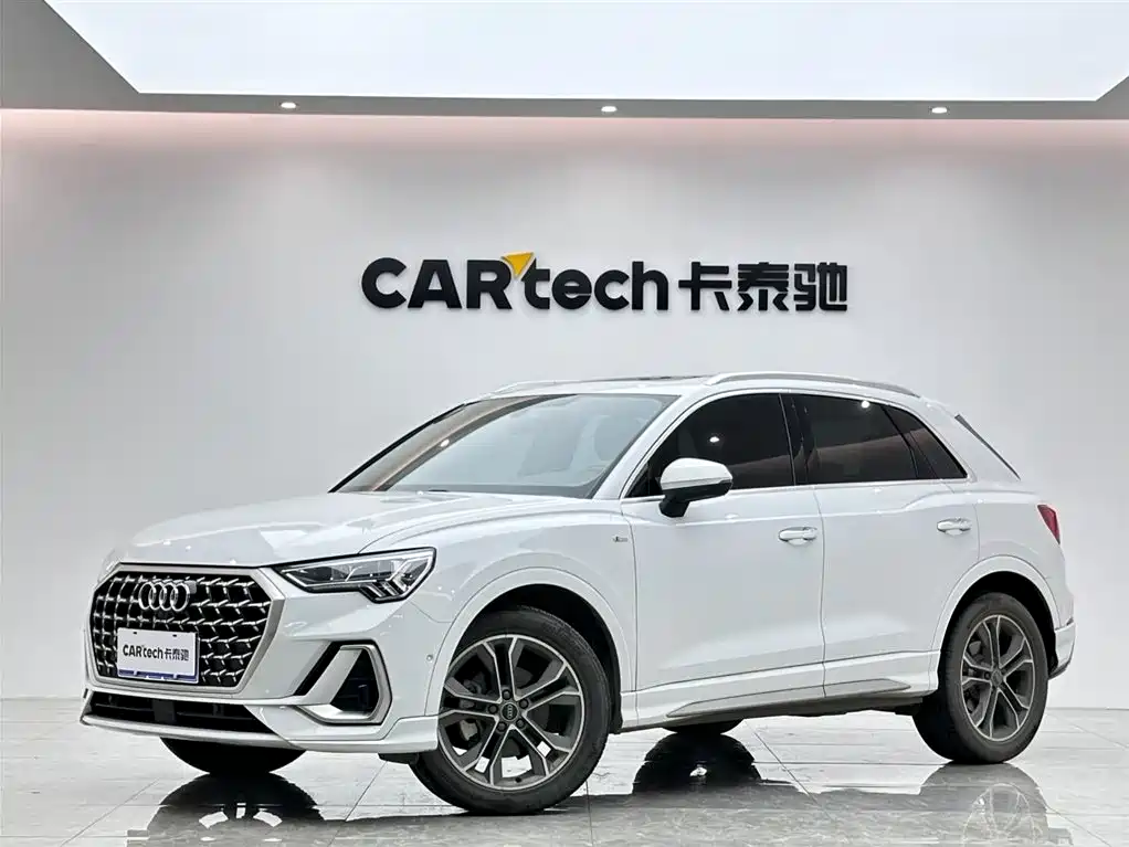 Audi Q3 2024 — фото 1