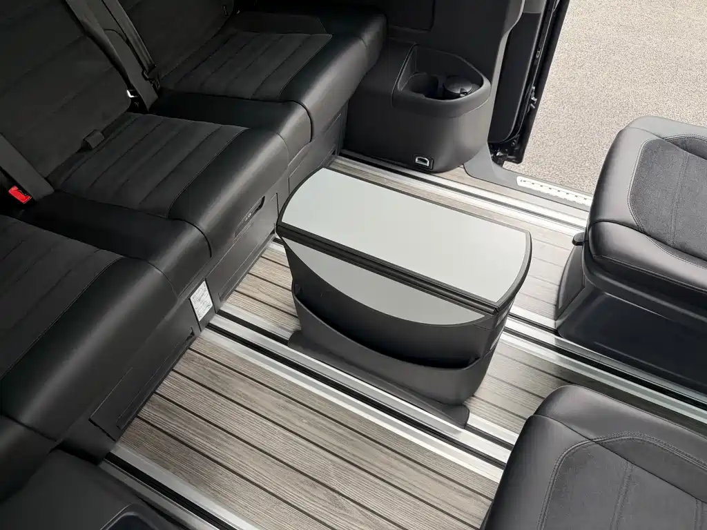 Volkswagen Multivan 2018 — фото 25
