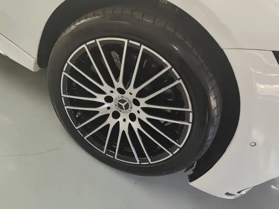 Mercedes-Benz C-Class 2024