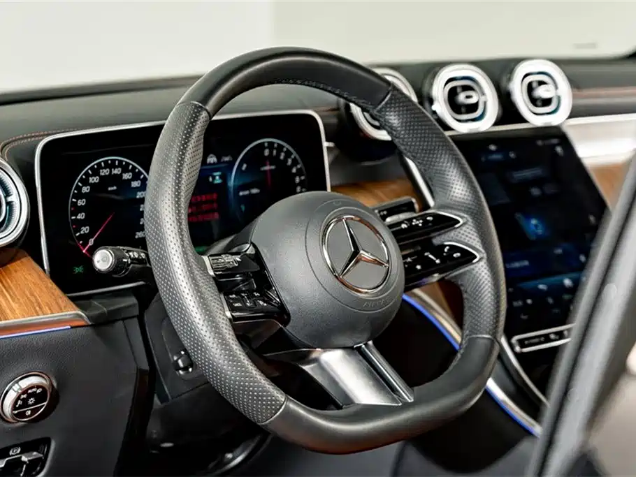Mercedes-Benz GLC EV 2025 — фото 12