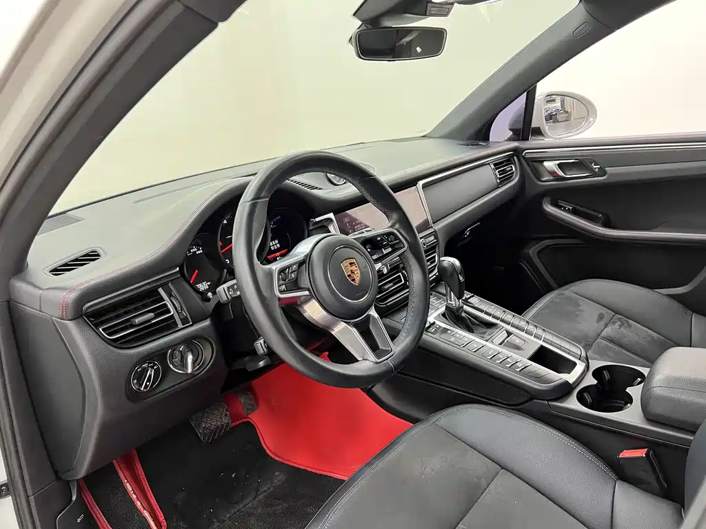 Porsche Macan 2020 — фото 16