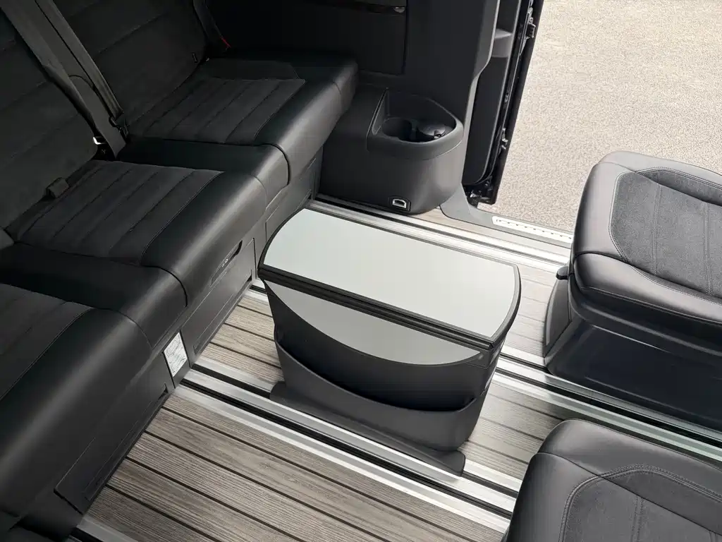 Volkswagen Multivan 2018 — фото 21