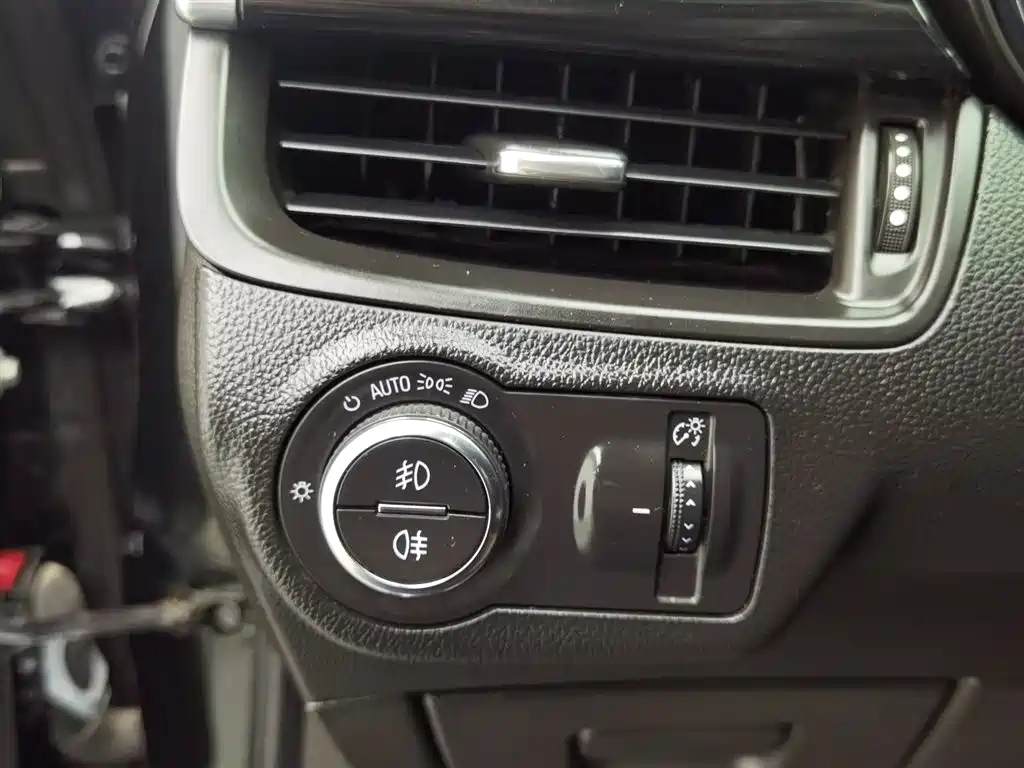 Buick Envision Plus 2020 — фото 21