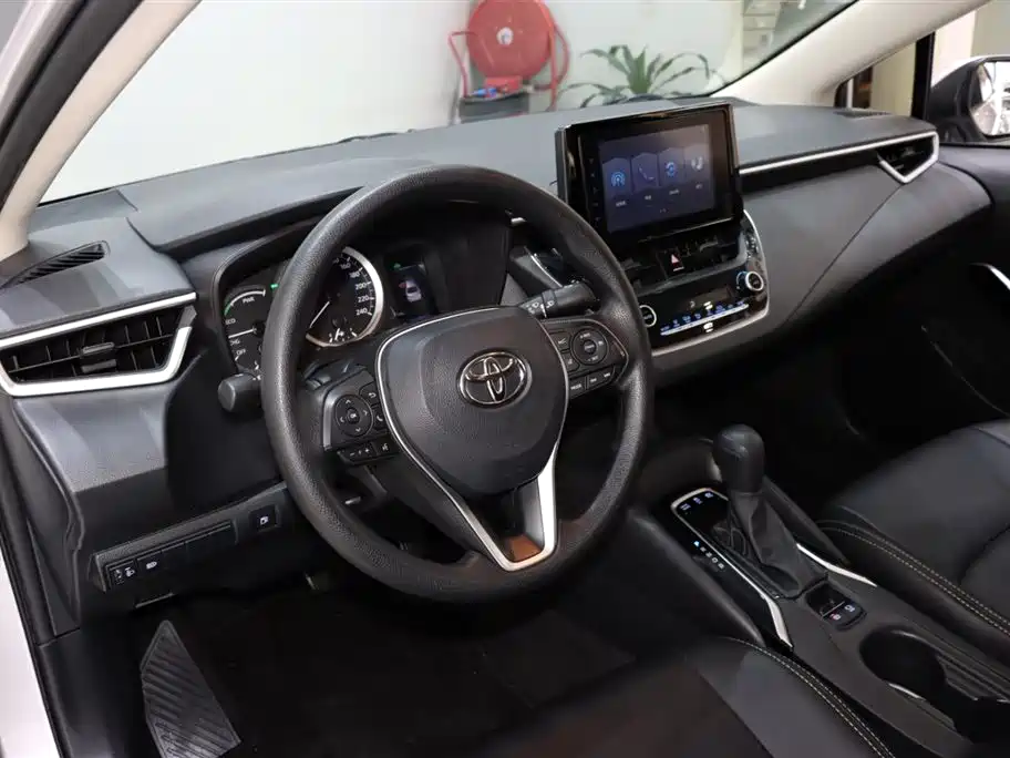 Toyota Corolla 2021 — фото 10