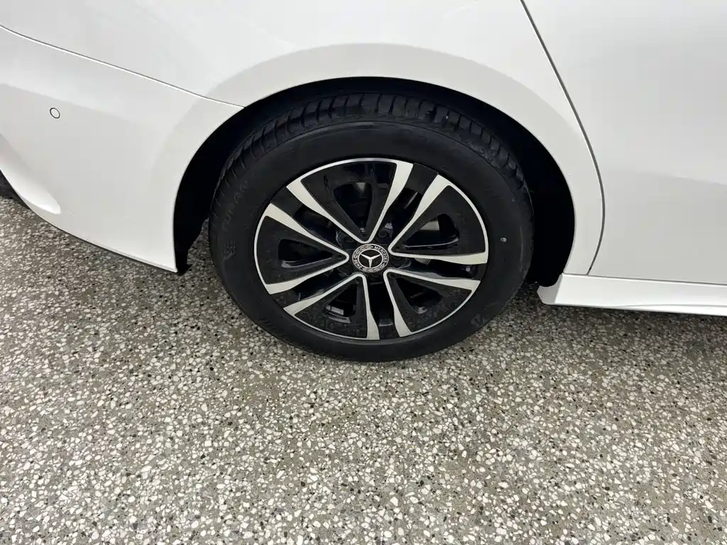 Mercedes-Benz A-Class 2023 — фото 13