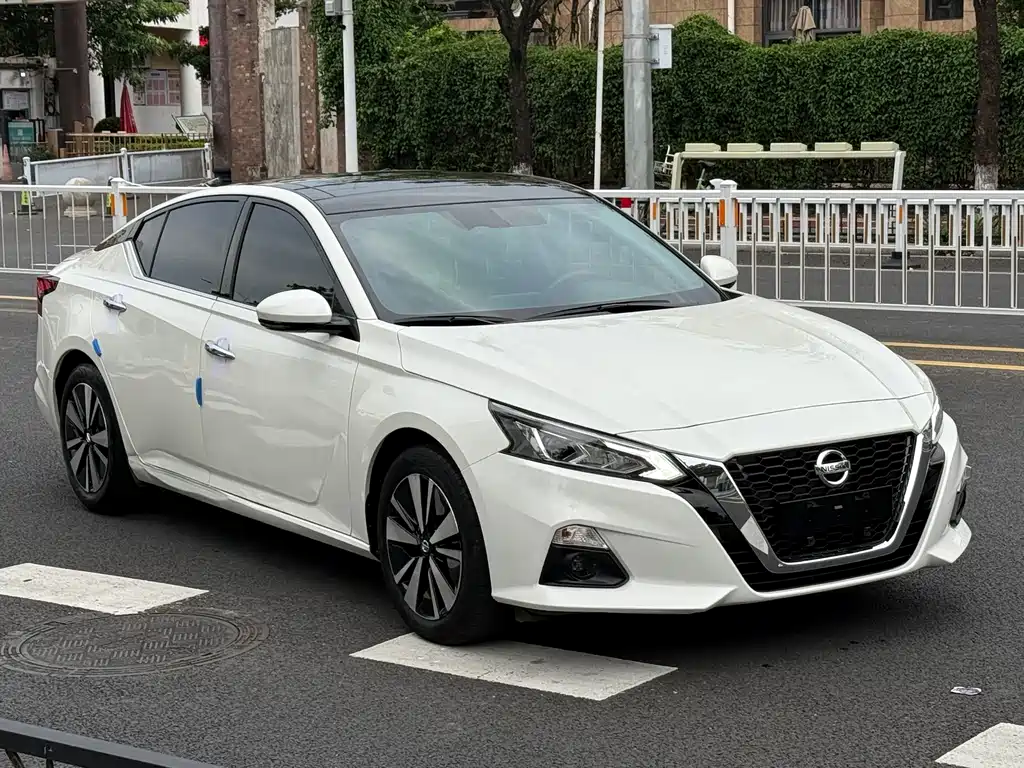 Nissan Teana 2022