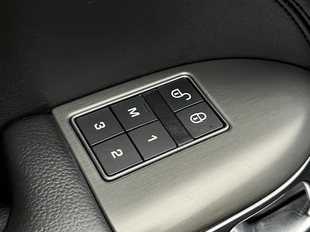 Land Rover Range Rover Sport 2017 — фото 15