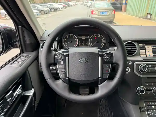 Land Rover Discovery 2016