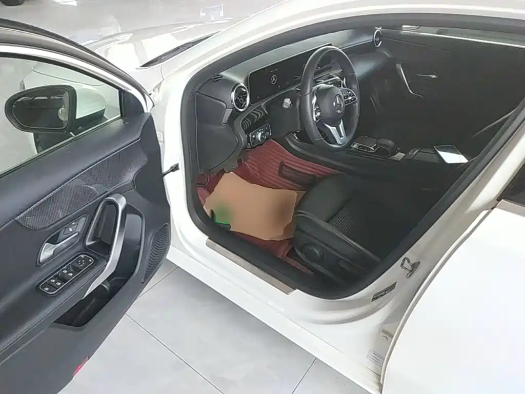 Mercedes-Benz A-Class 2020 — фото 16