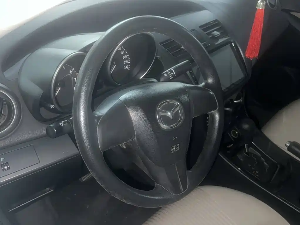 Mazda 3 Xingcheng 2015 — фото 12
