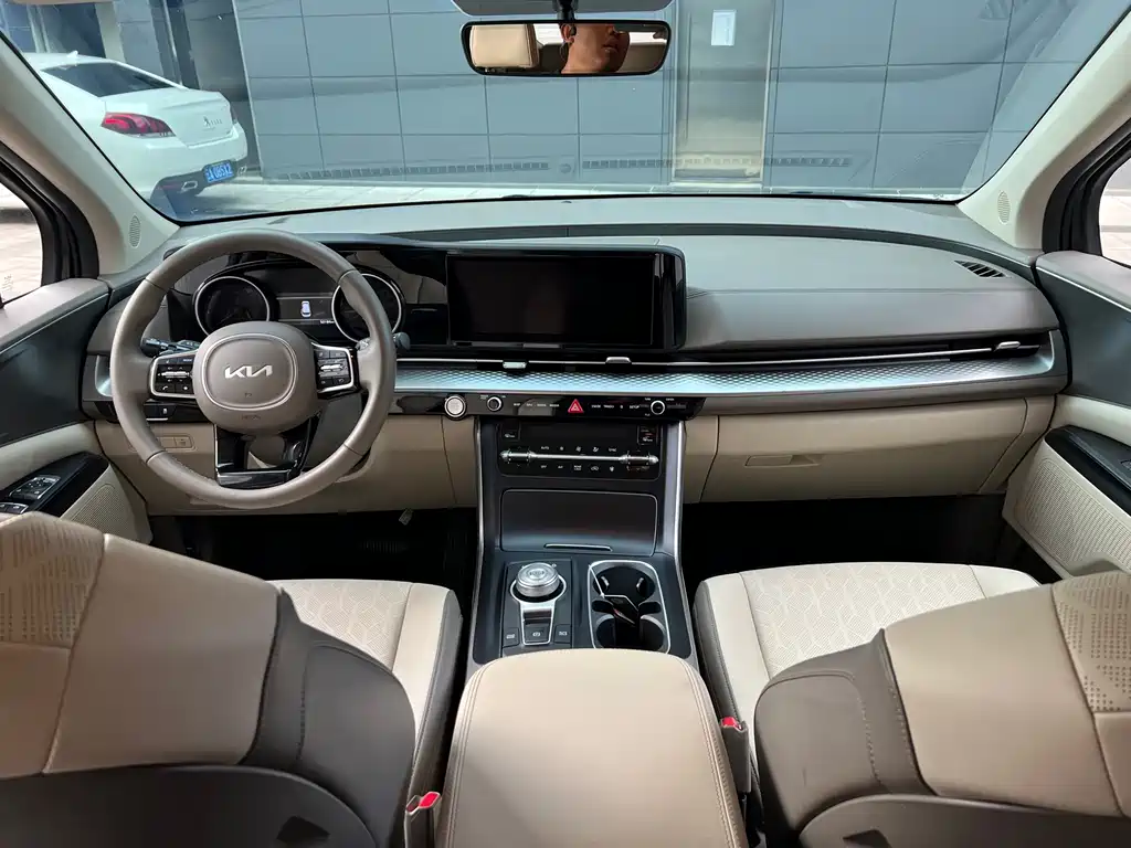 Kia Carnival 2023 — фото 5