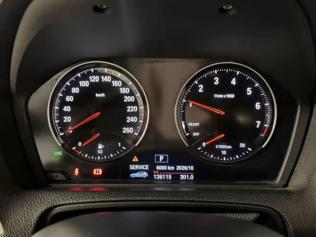 BMW 1 Series 2018 — фото 15