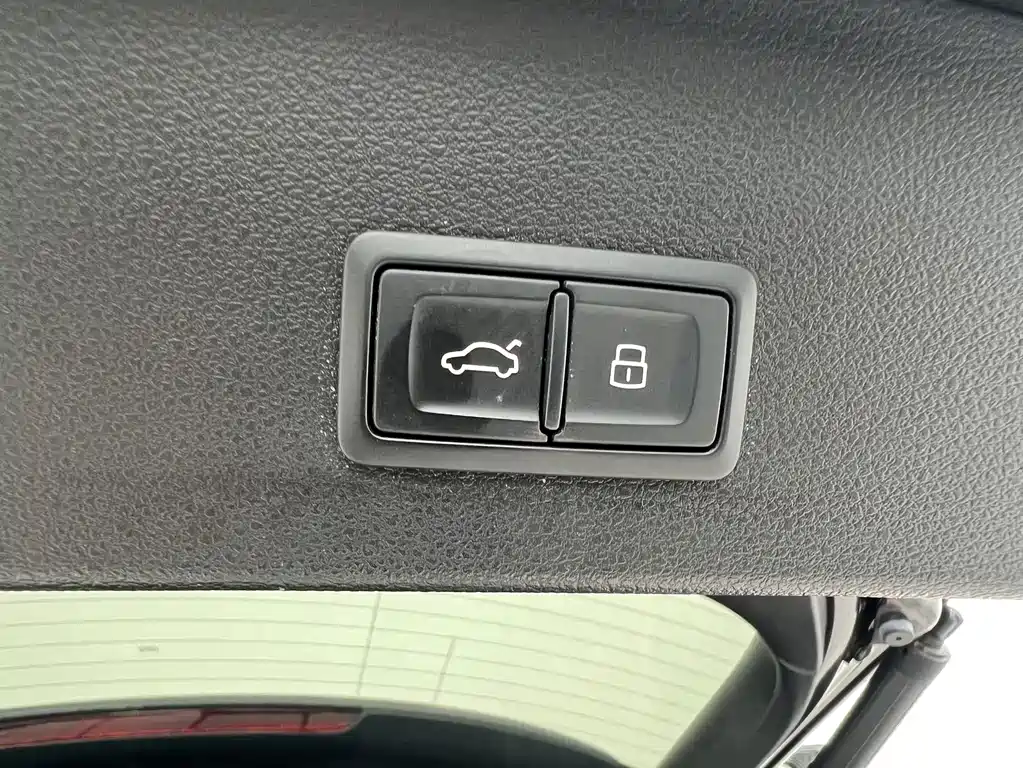 Audi Q2L 2023 — фото 19